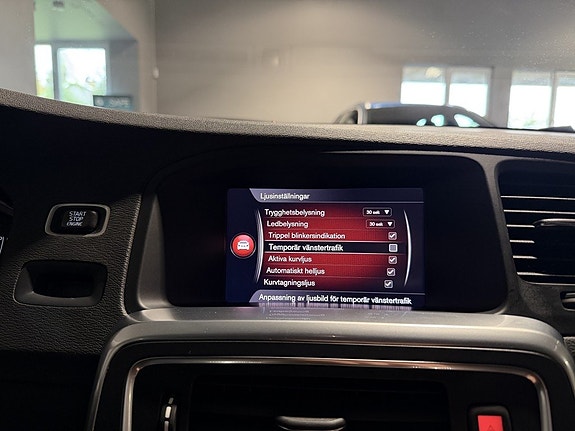 Volvo S60 Cross Country 22 of 30