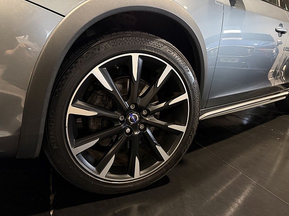 Volvo S60 Cross Country 11 of 30
