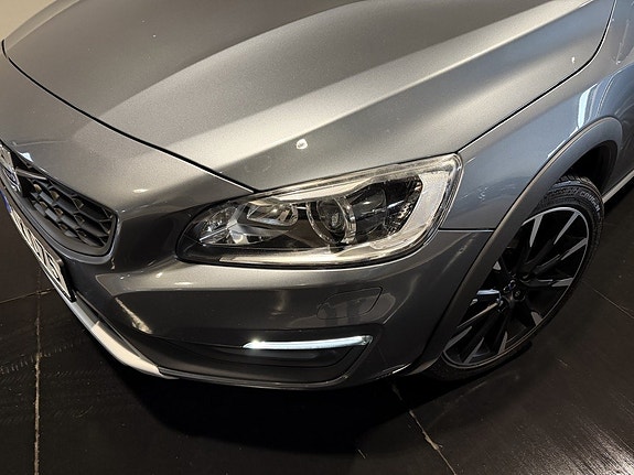 Volvo S60 Cross Country 10 of 30
