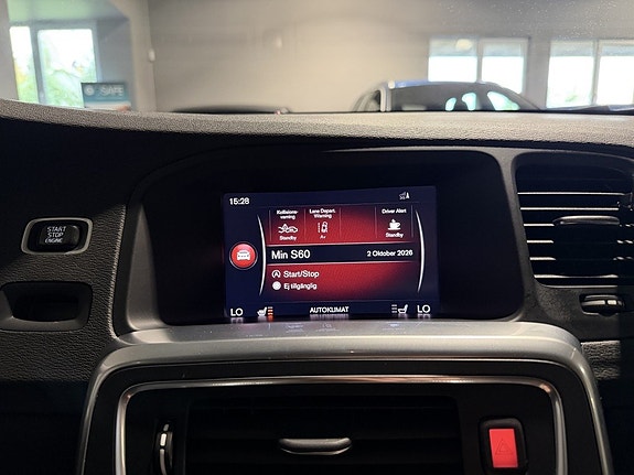 Volvo S60 Cross Country 23 of 30
