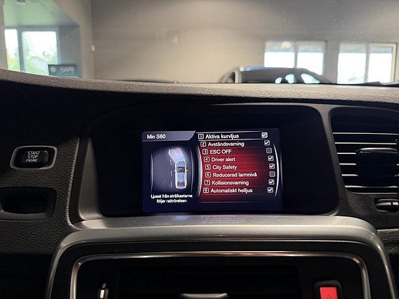 Volvo S60 Cross Country 21 of 30