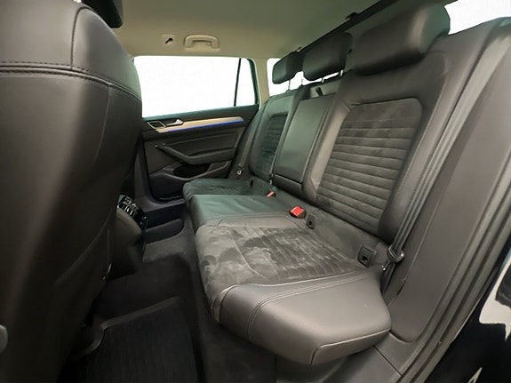 Volkswagen Passat 26 of 30