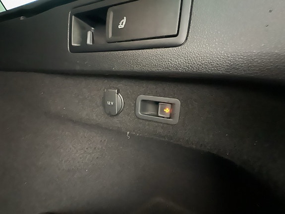 Volkswagen Passat 28 of 30