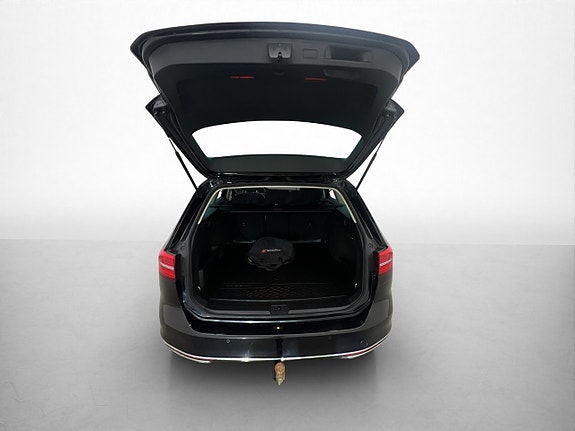 Volkswagen Passat 27 of 30