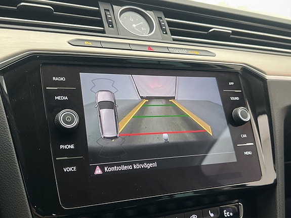 Volkswagen Passat 20 of 30