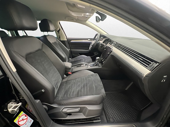 Volkswagen Passat 25 of 30