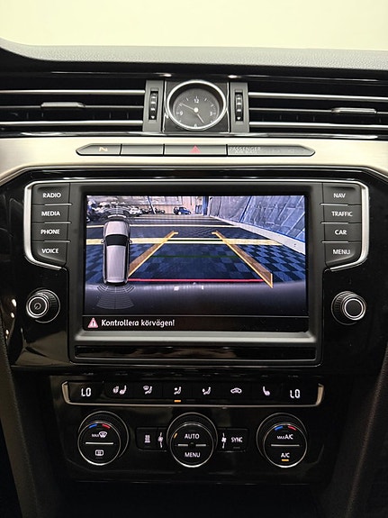 Volkswagen Passat 15 of 15