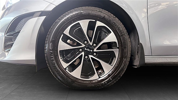 Kia Ceed 9 of 9