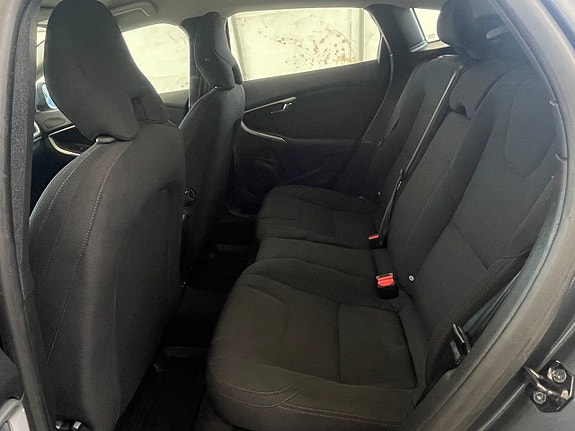 Volvo V40 8 of 30
