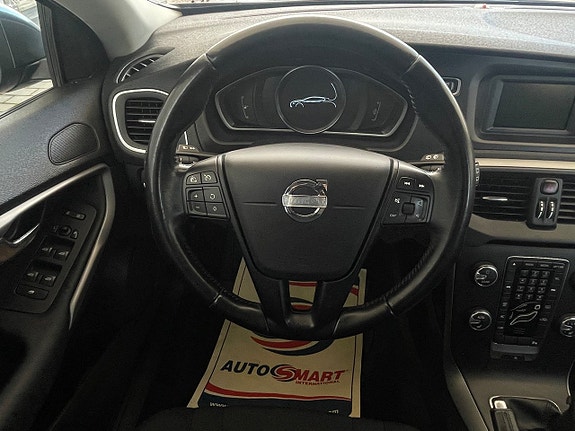 Volvo V40 15 of 30