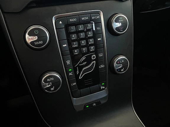 Volvo V40 23 of 30