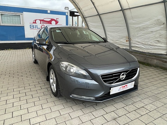 Volvo V40 5 of 30