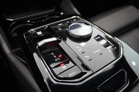 BMW 530e 11 of 17