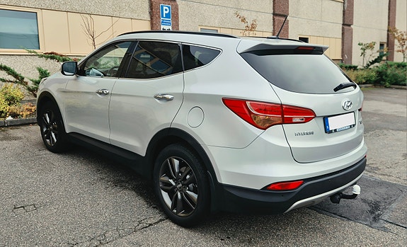 Hyundai Santa Fe 3 of 17