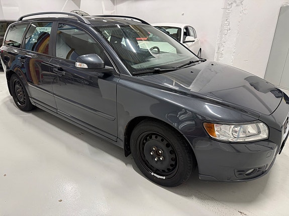 Volvo V50 2 of 12