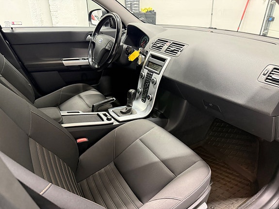Volvo V50 9 of 12