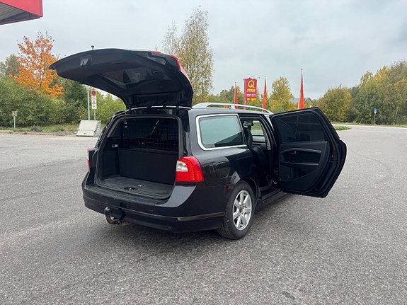 Volvo V70 6 of 8