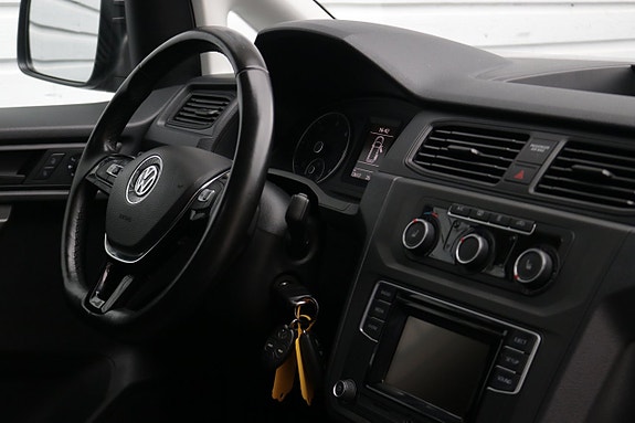 Volkswagen Caddy Maxi 30 of 30