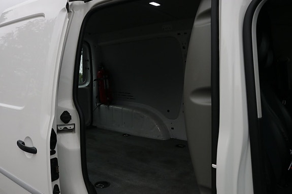 Volkswagen Caddy Maxi 26 of 30
