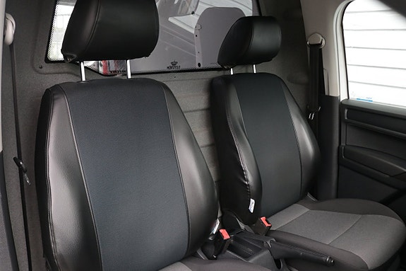 Volkswagen Caddy Maxi 25 of 30