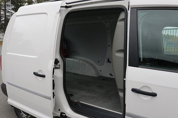 Volkswagen Caddy Maxi 23 of 30