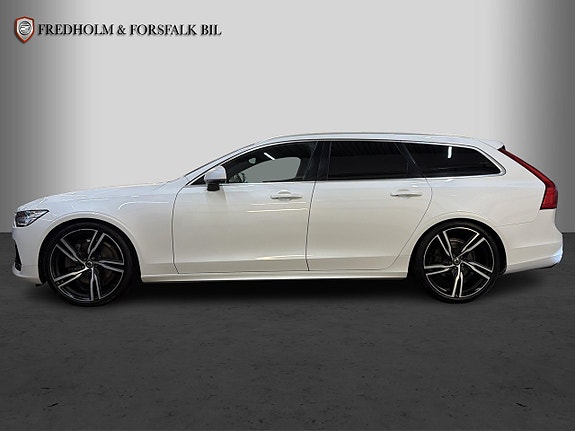 Volvo V90 2 of 30