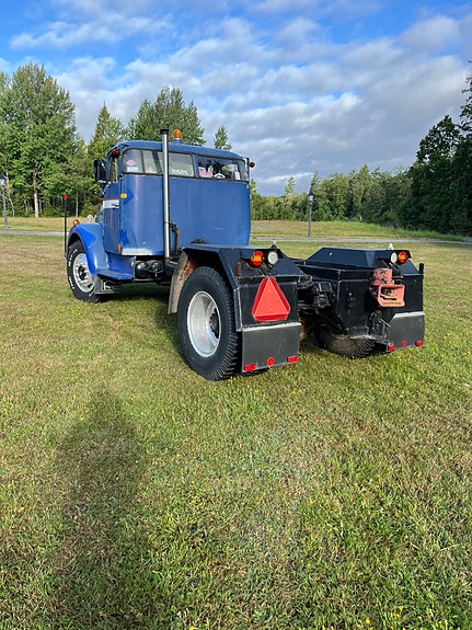 Volvo 4 of 6