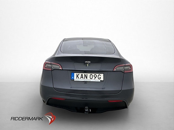 Tesla Model Y 7 of 30