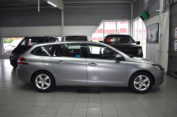 Peugeot 308 SW 2 of 13