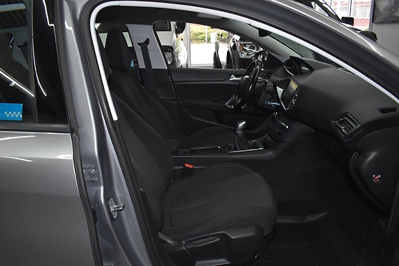 Peugeot 308 SW 8 of 13