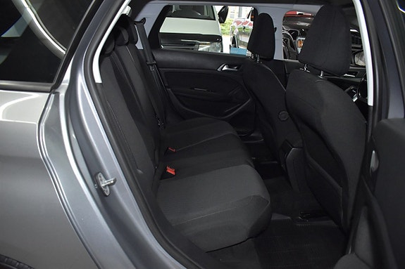 Peugeot 308 SW 9 of 13