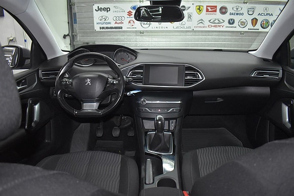 Peugeot 308 SW 10 of 13