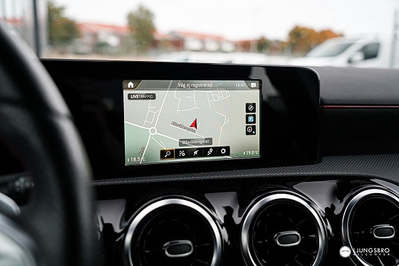 Mercedes-Benz A180 13 of 16