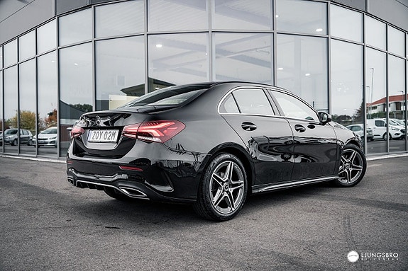 Mercedes-Benz A180 2 of 16