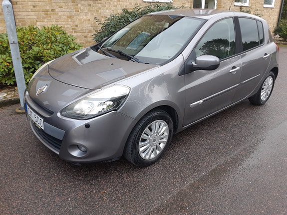 Renault Clio 2 of 10