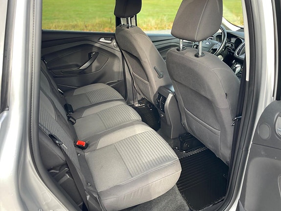Ford C-Max 14 of 24