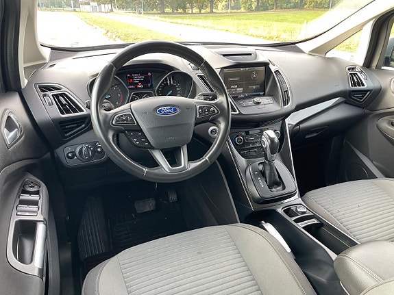 Ford C-Max 8 of 24