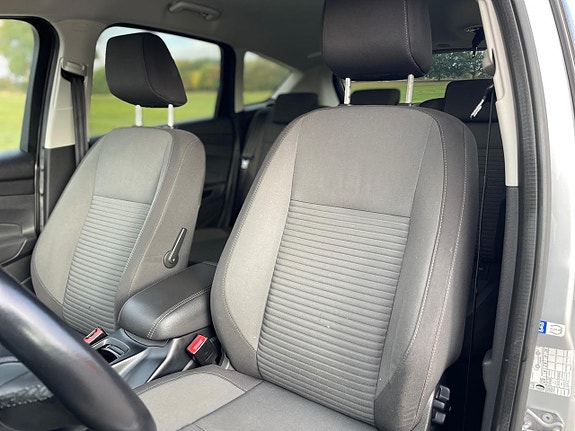 Ford C-Max 12 of 24