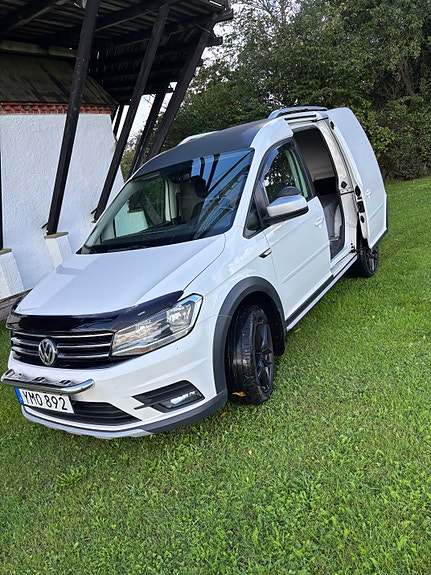 Volkswagen Caddy Alltrack 4 of 5