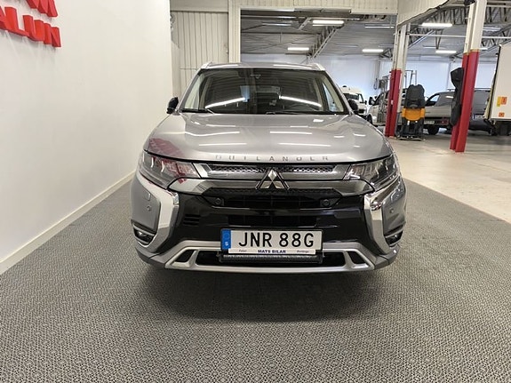 Mitsubishi Outlander 2 of 10