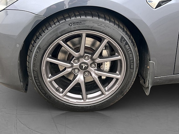 Tesla Model 3 28 of 30