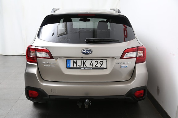 Subaru Outback 6 of 30