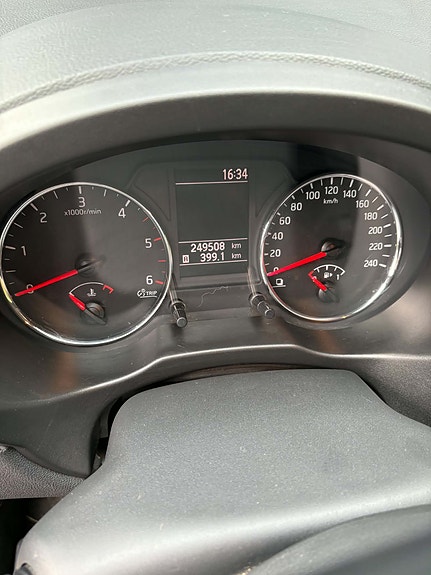 Nissan X-Trail 9 of 9