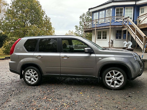 Nissan X-Trail 4 of 9