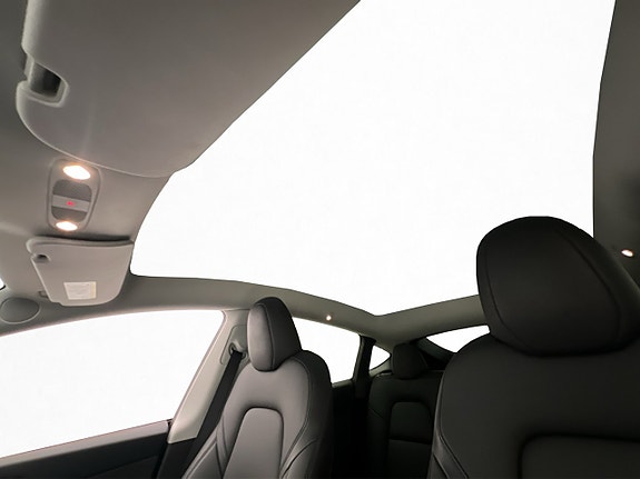 Tesla Model Y 15 of 30