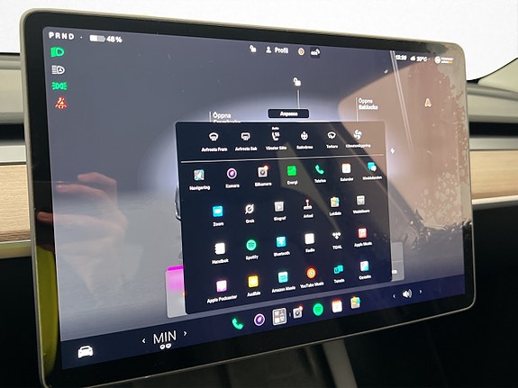 Tesla Model Y 23 of 30
