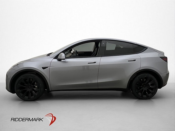 Tesla Model Y 5 of 30
