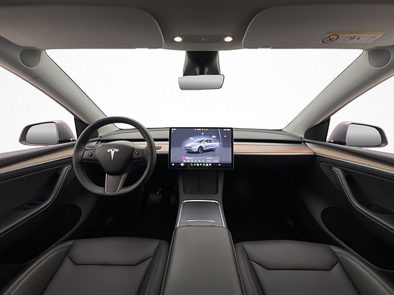 Tesla Model Y 16 of 30