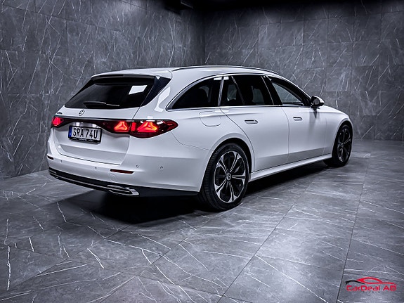 Mercedes-Benz E300 de 7 of 30