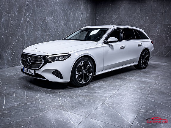 Mercedes-Benz E300 de 3 of 30